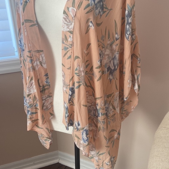Aritzia Tops | Talula Kimono Blouse | Floral - Picture 3 of 6